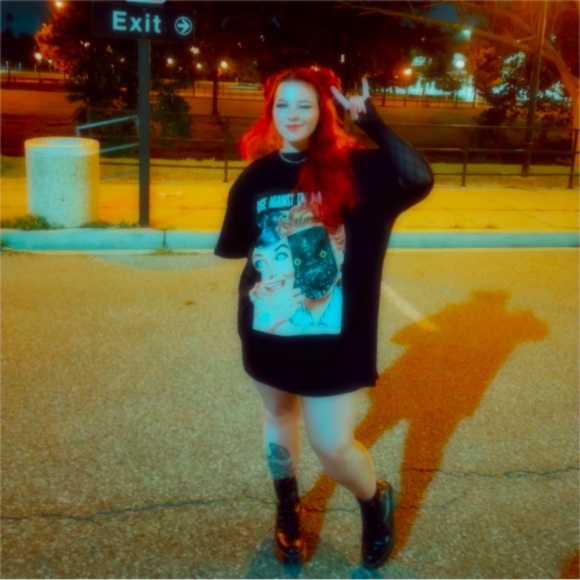 Meet your Posher, Chloe - Picture 3 of 5